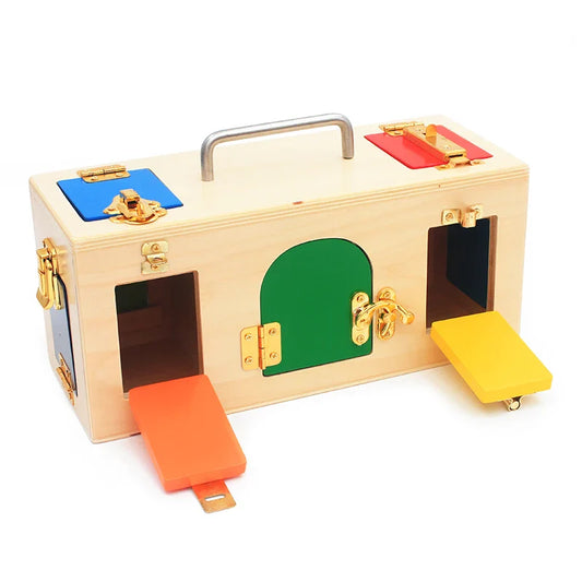 Boîte à Serrures Montessori : un jeu d’exploration pour les petites mains curieuses