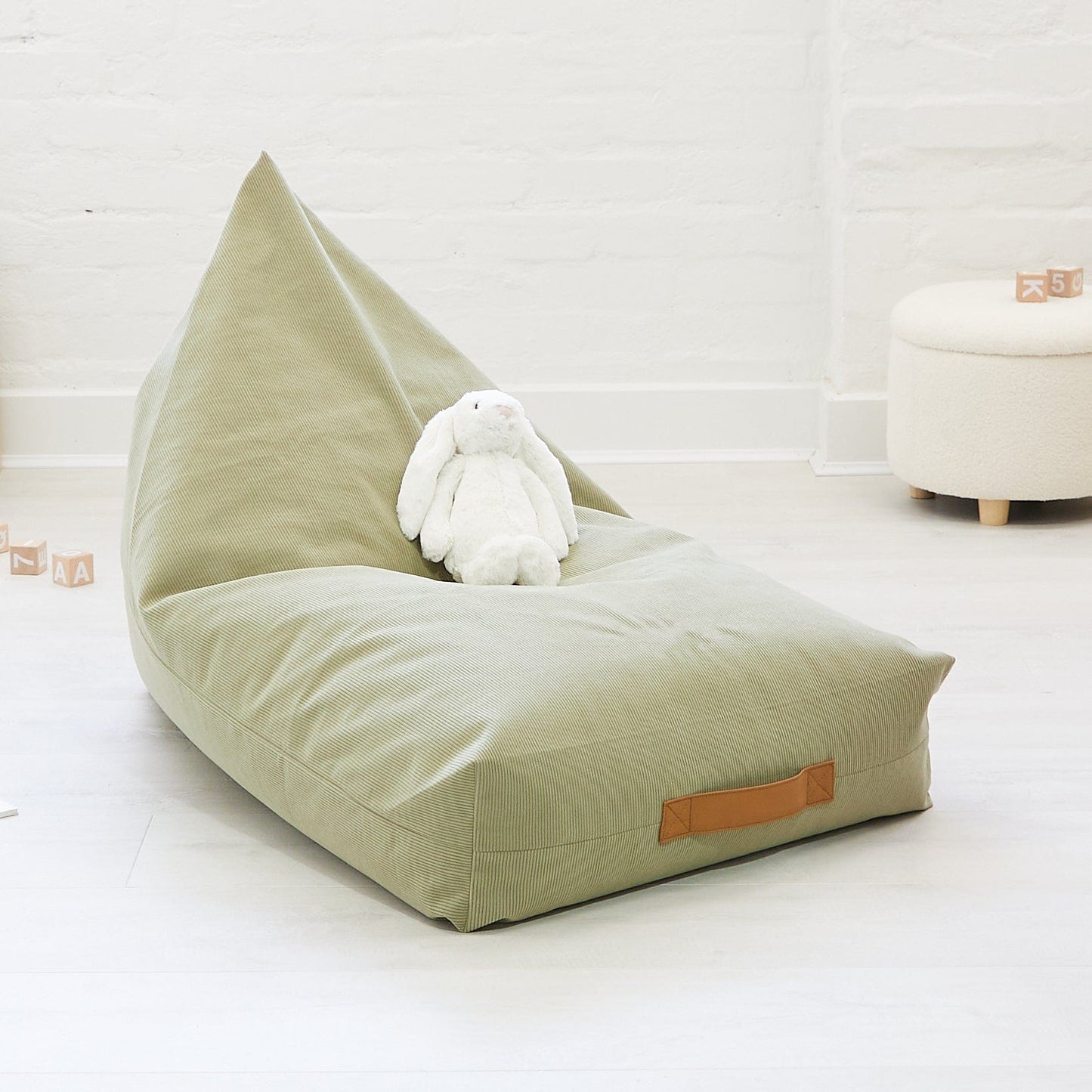 Pouf Arya en Velours Côtelé – Le cocon personnel de votre enfant