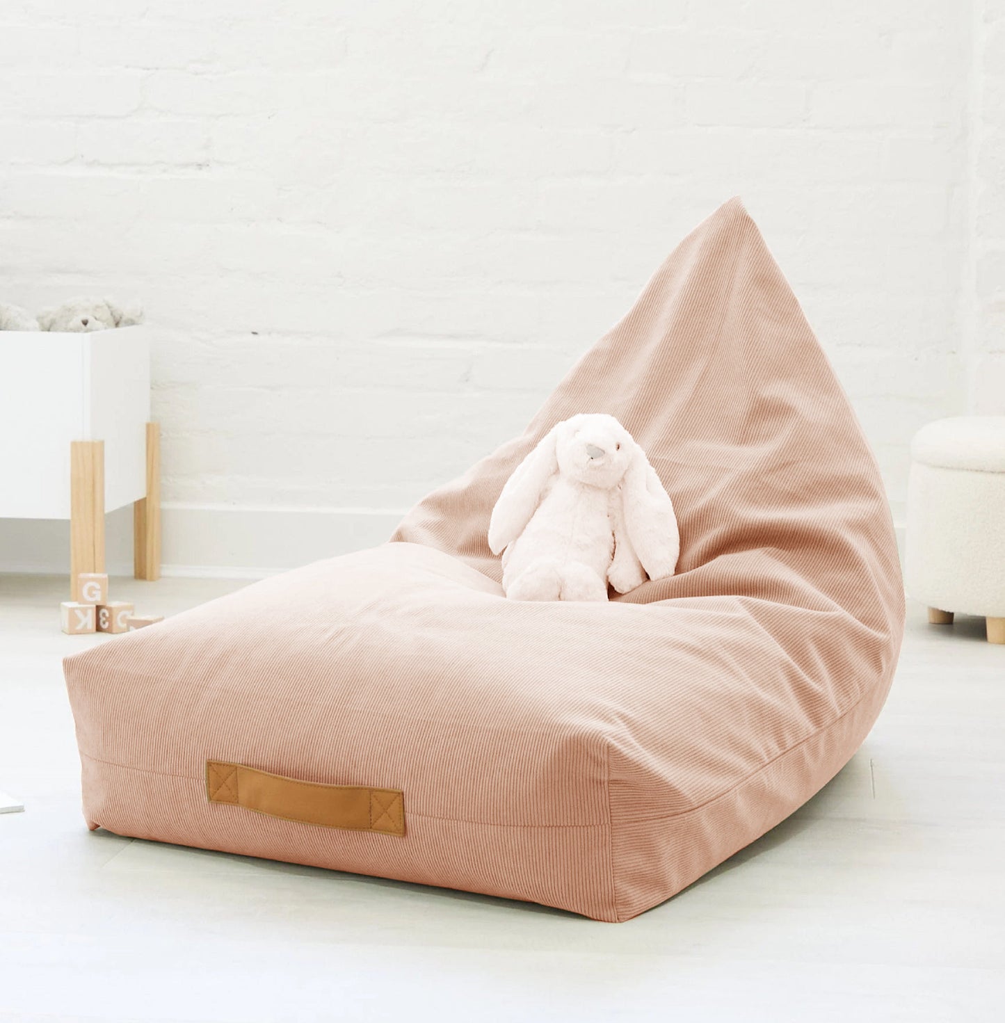 Pouf Arya en Velours Côtelé – Le cocon personnel de votre enfant