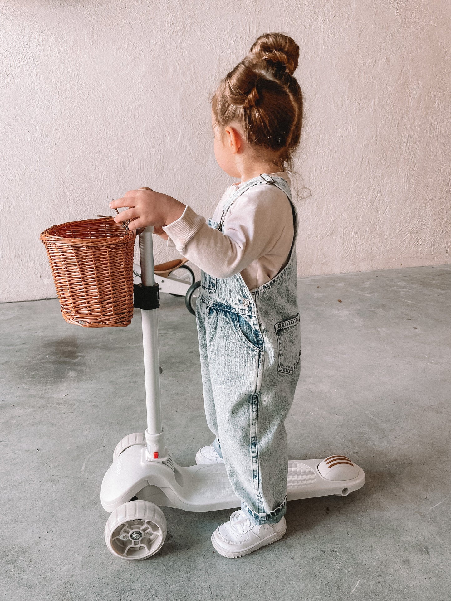 Trottinette 3 Roues avec Panier en Osier – Pour des Balades Enchantées