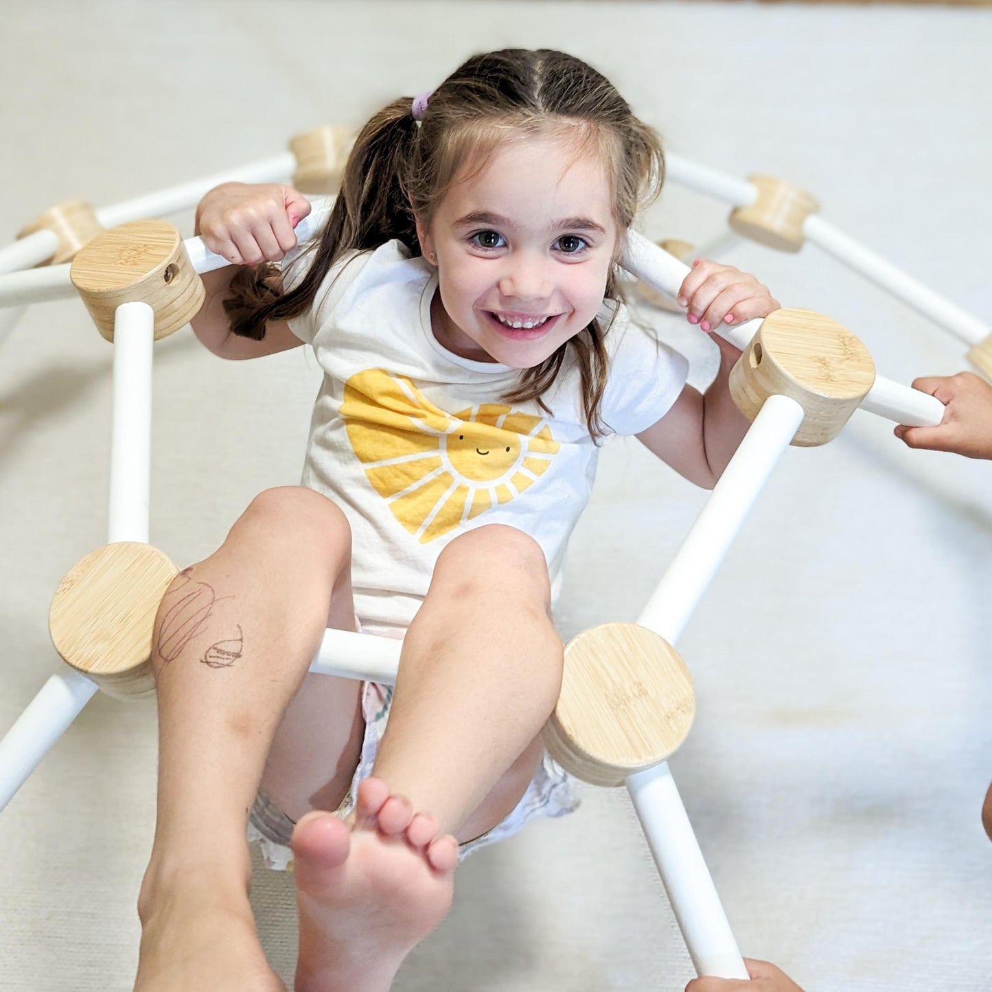 Dôme d'Escalade Montessori – Une Aventure Grimpante pour Développer Force et Agilité