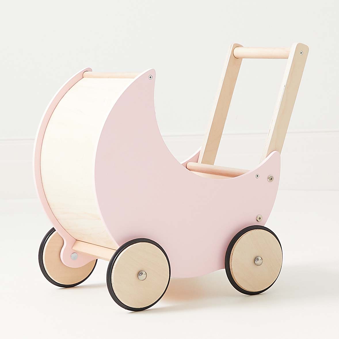 Poussette en Bois en Forme de Lune – Pour des Promenades Enchantées avec les Poupées